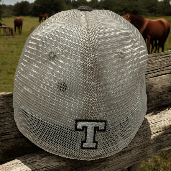 TOW University of Texas UT Longhorns Waxed Cotton Fitted Hat Cap Top of World - Picture 3 of 7